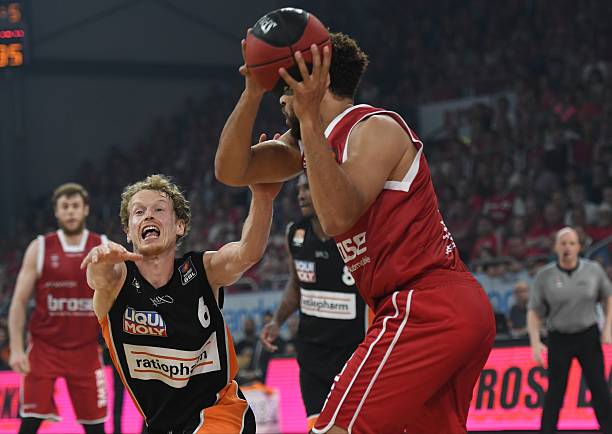 领先或晋级 领先或晋级